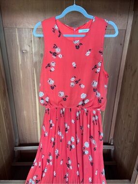 JustFab Coral Red Floral Sleeveless Pleated Dress
